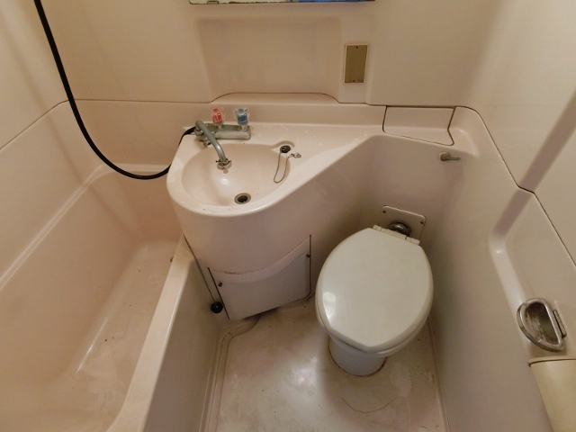 浴室リフォーム　アパートユニットバス　浴室塗装施工前